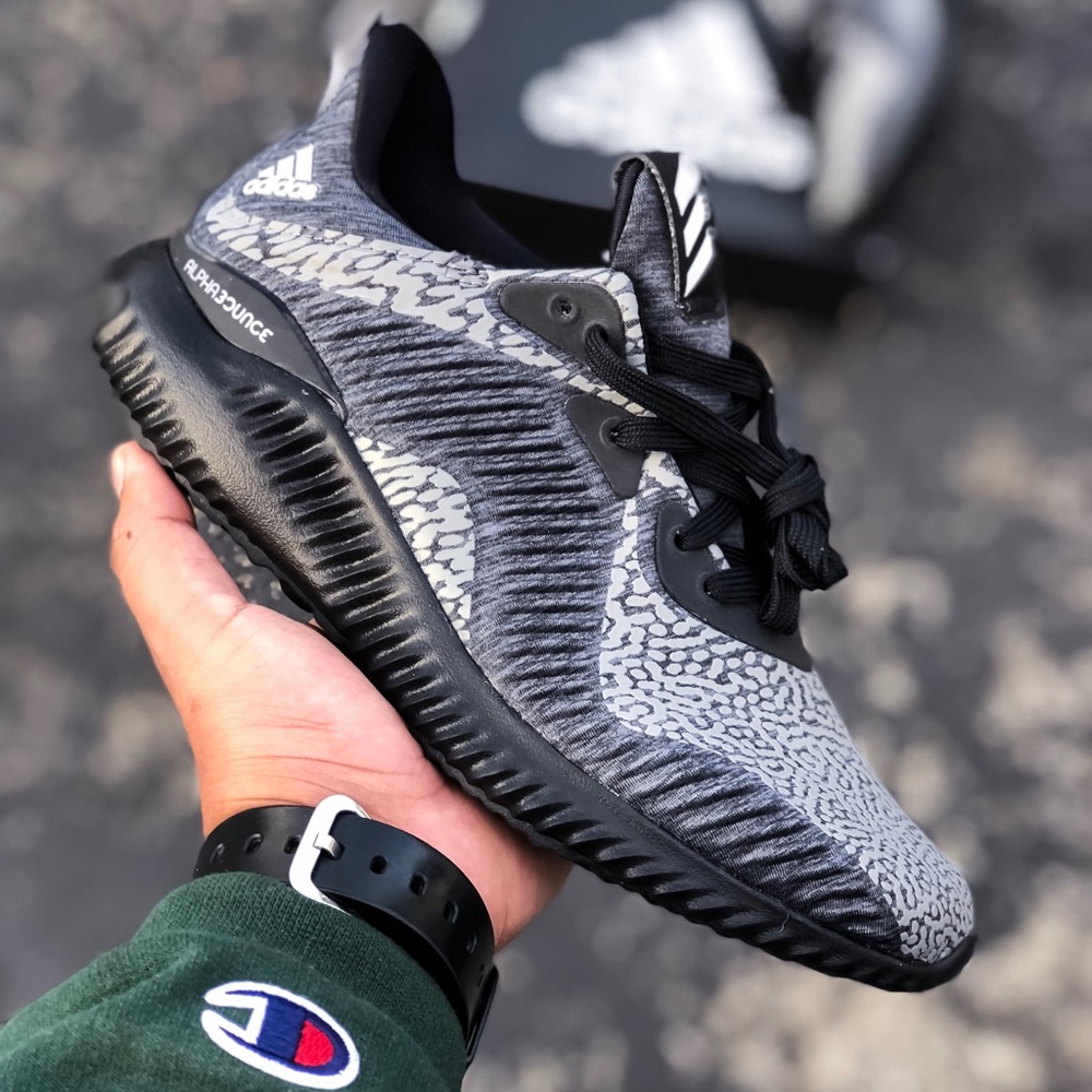 Adidas Alpha Bounce • Women’s size 5.5
